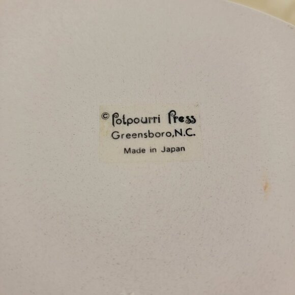 Potpourri Press Japan Oval Stoneware Serving Baking Casserole Dish – Set of 2 - Picture 14 of 16